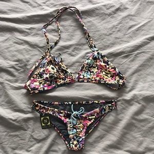 ⚪️2/$70⚪️Jolyn Bikini top and bottom